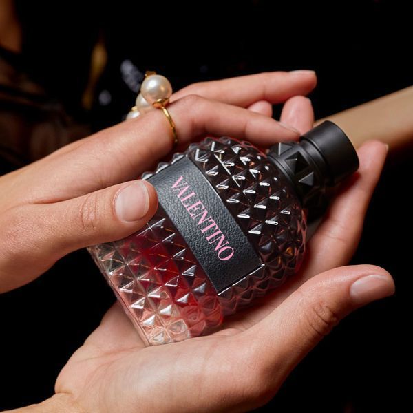 Valentino Born in Roma Uomo Intense парфюмированная вода для мужчин 50 мл (3614273790833) 3614273790833 фото